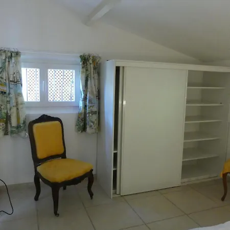 Holiday home Maisonnette Au Calme Et Proche *